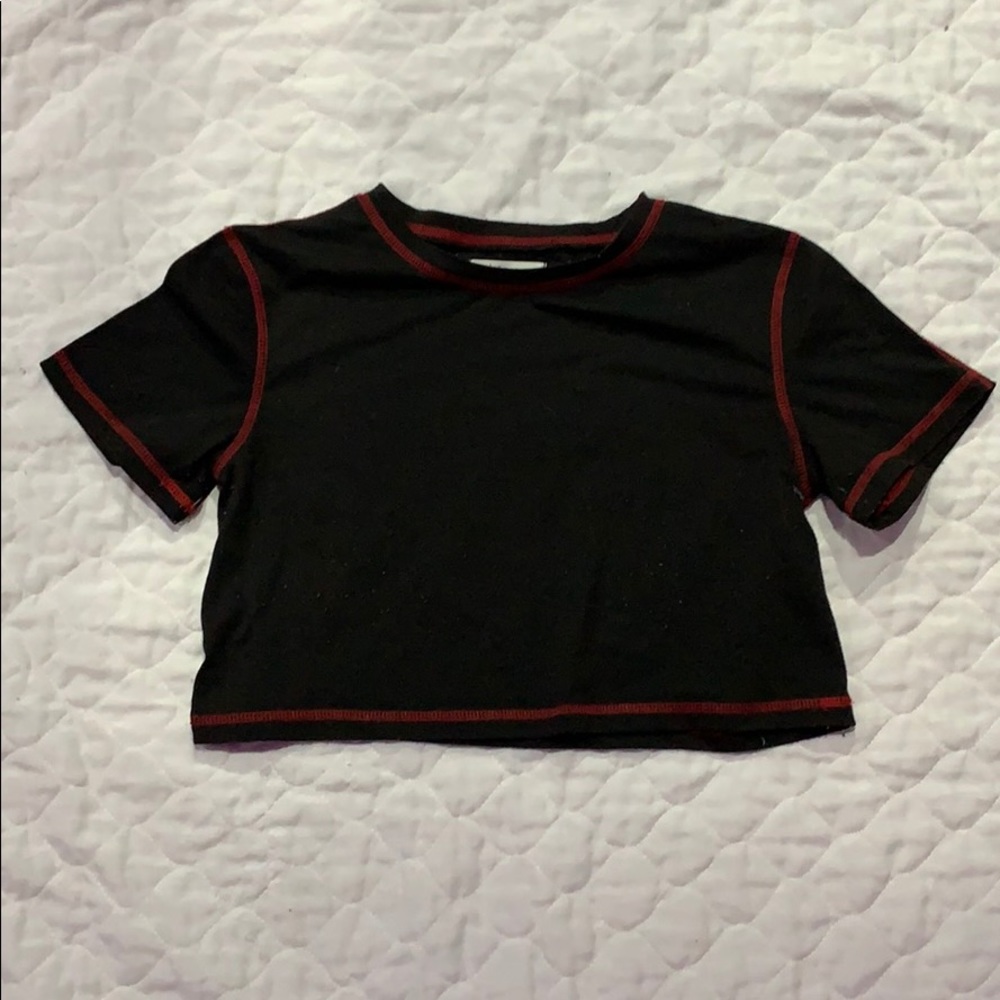black and red cropped t-shirt